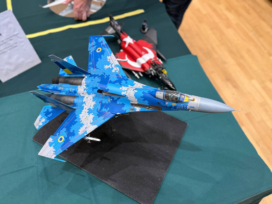 Sukhoi Su-27 Flanker der ukrainischen Luftwaffe in Digital Camouflage – Trumpeter Modell im Maßstab 1:32