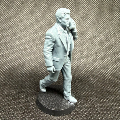 Geschäftsmann mit Mobiltelefon