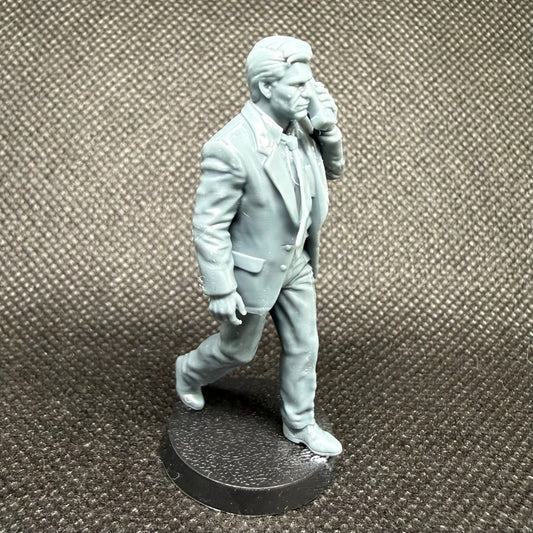 Geschäftsmann mit Mobiltelefon
