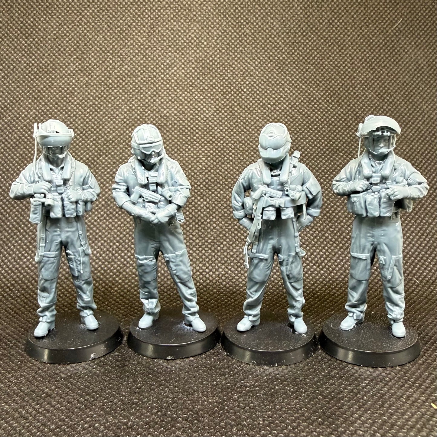 UH-1Y Venom Helicopter Besatzung stehend - 4-teiliges Figuren-Set