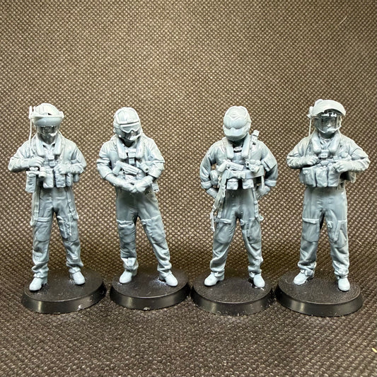 UH-1Y Venom Helicopter Besatzung stehend - 4-teiliges Figuren-Set