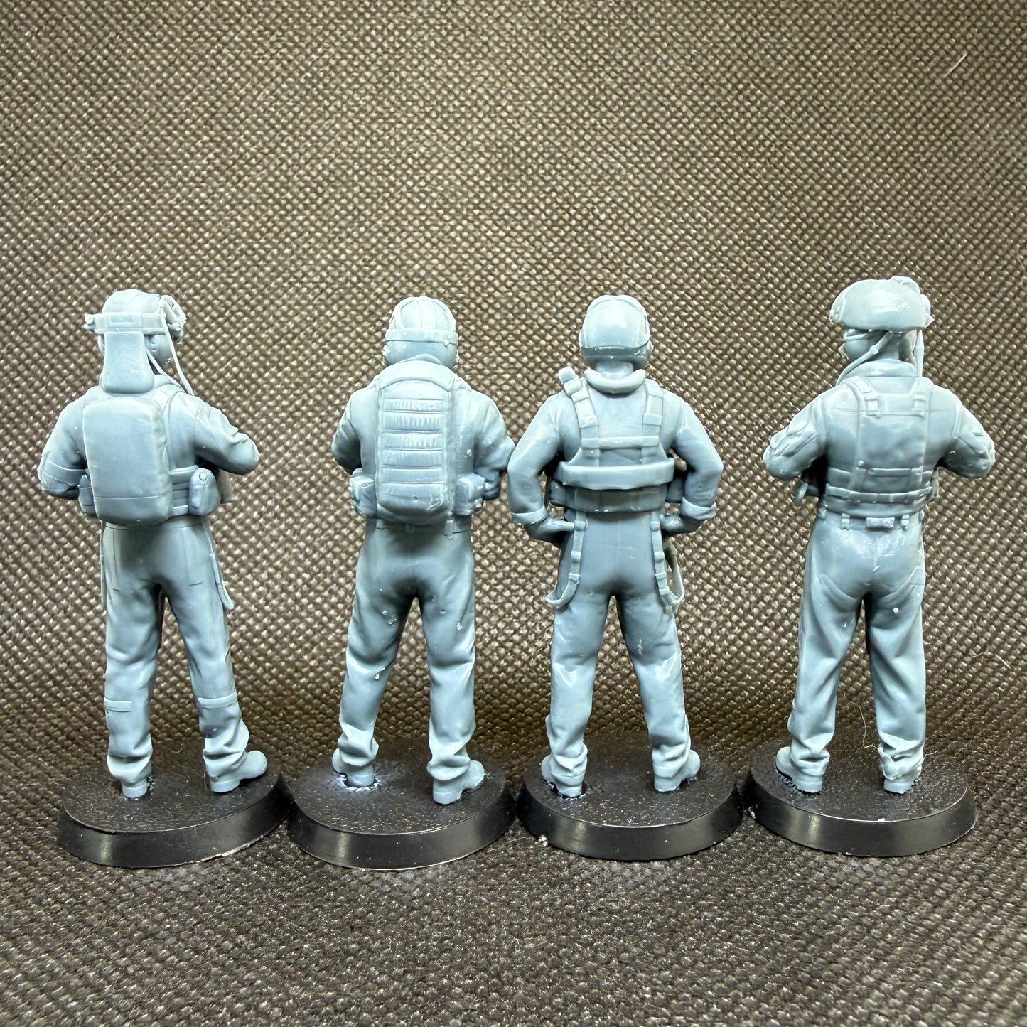 UH-1Y Venom Helicopter Besatzung stehend - 4-teiliges Figuren-Set