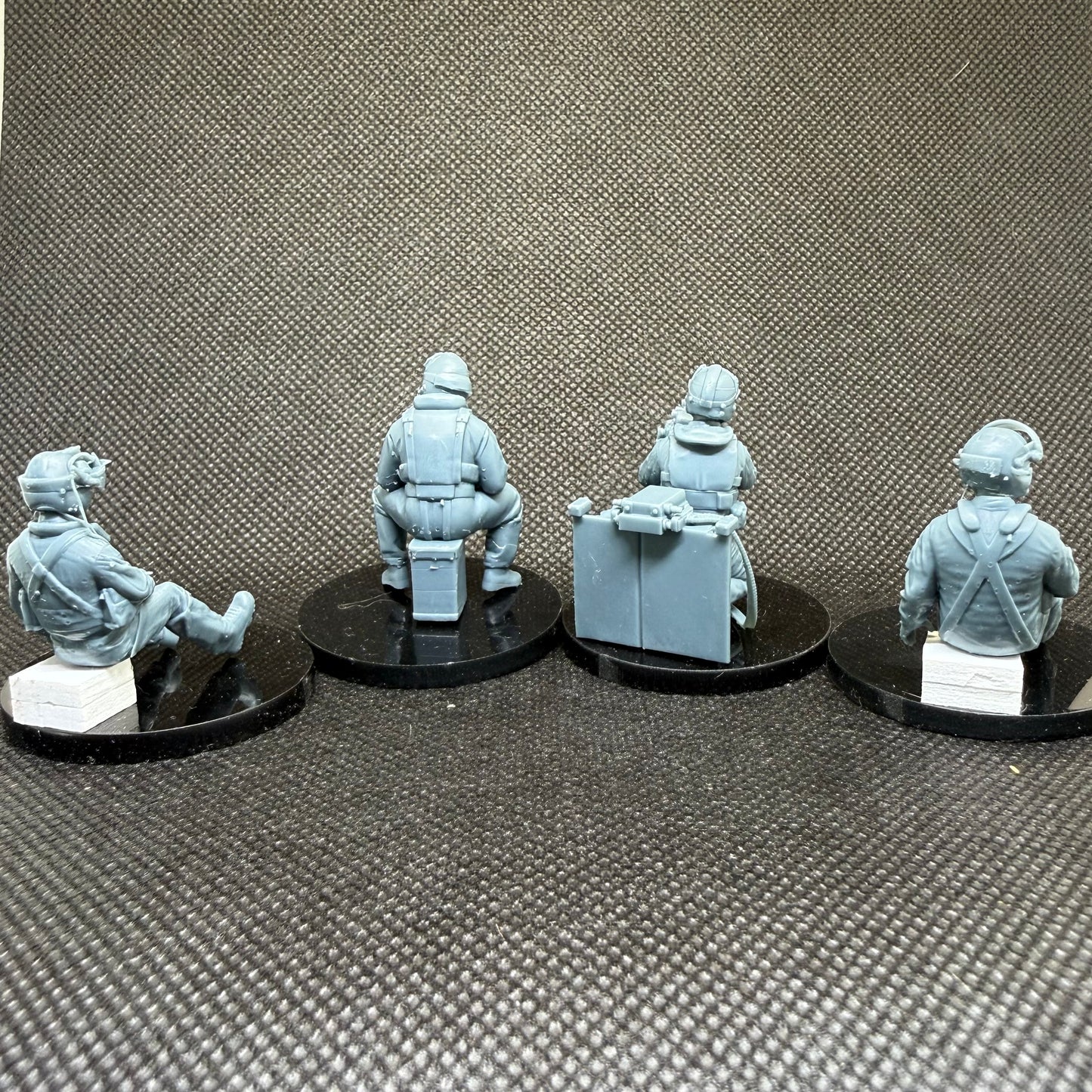 UH-1Y Venom Helicopter Besatzung sitzend - 4-teiliges Figuren-Set
