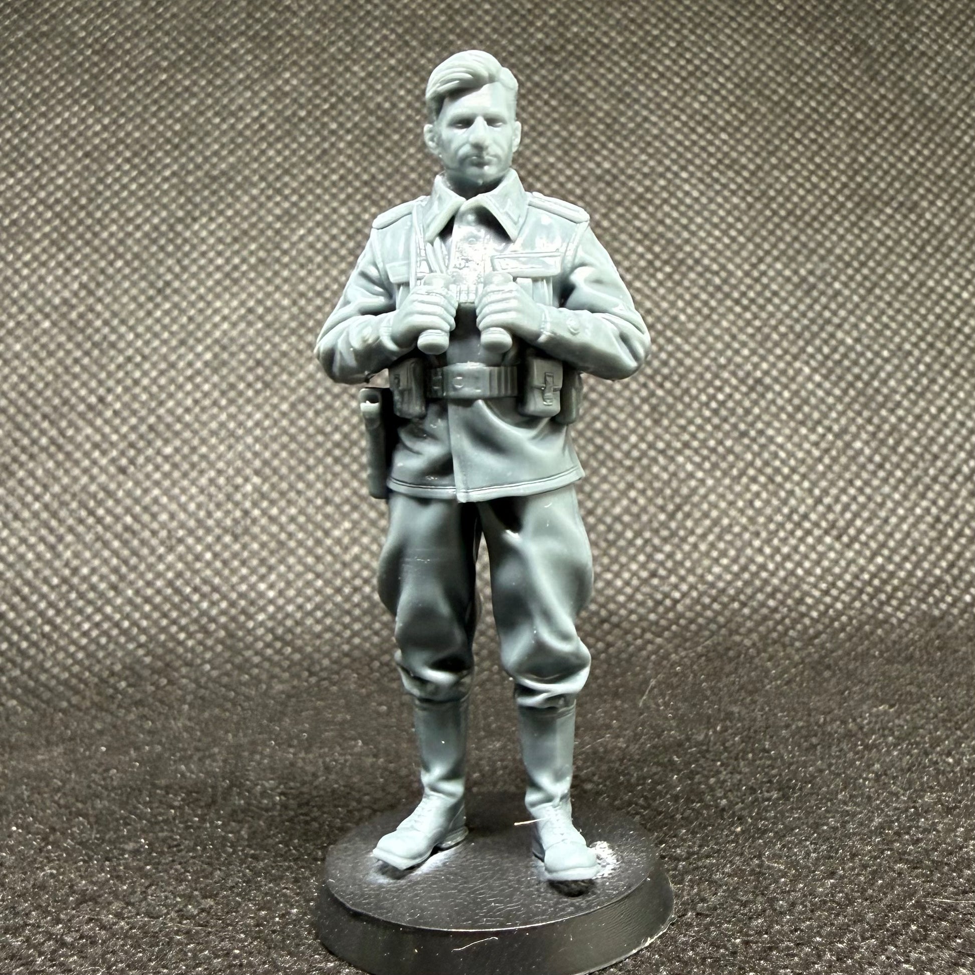WW2_German_Tank_Commander_Premium_Resin_Figure_1_35_1_48_1_72