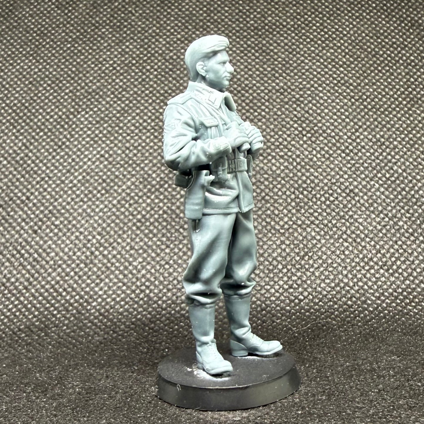 WW2_German_Tank_Commander_Premium_Resin_Figure_2