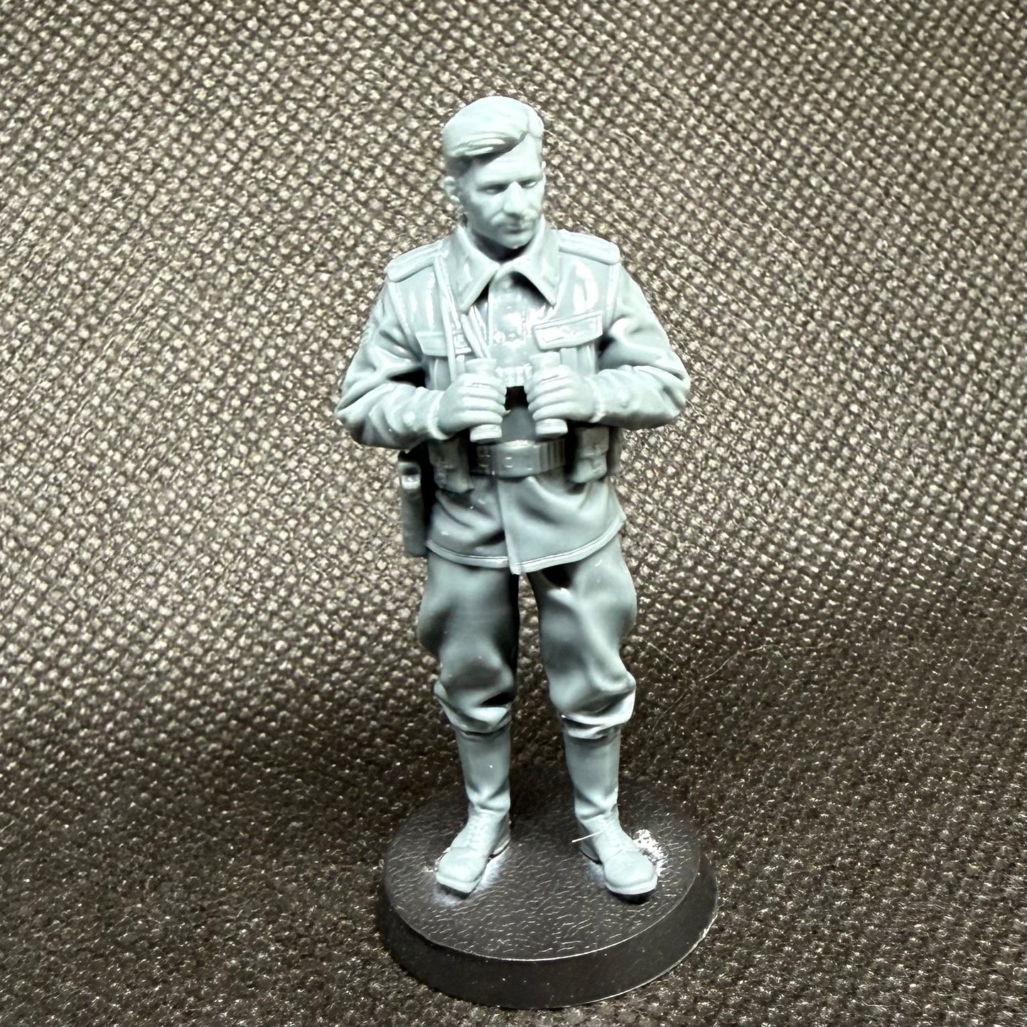 WW2_German_Tank_Commander_Premium_Resin_Figure_3