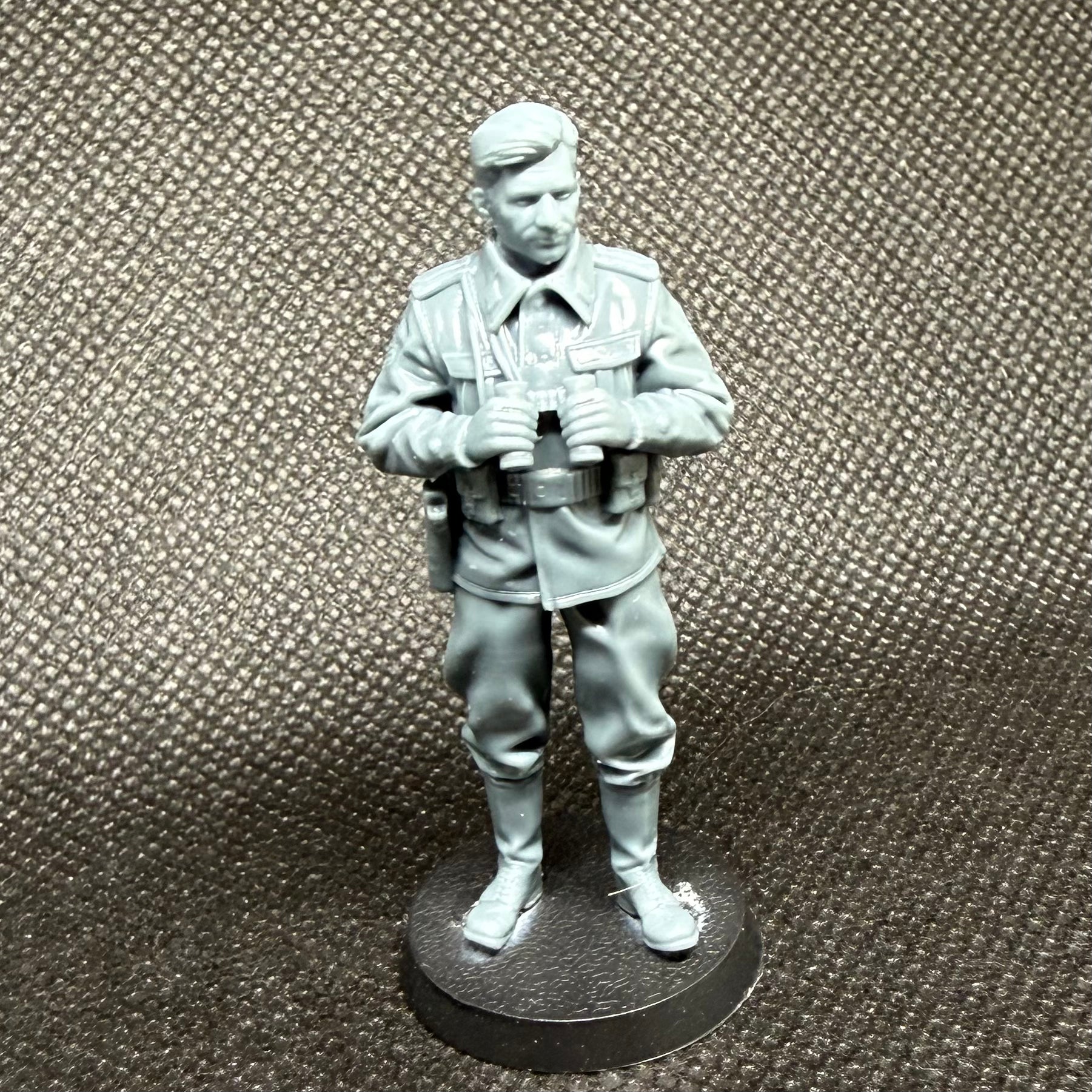 WW2_German_Tank_Commander_Premium_Resin_Figure_3